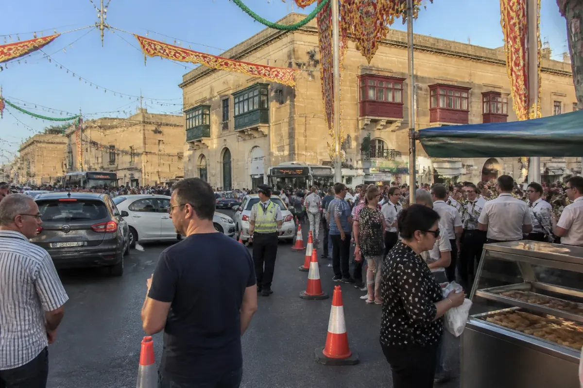 Maltese Government Replaces Traffic Lights with Feast Celebrations, Traffic Chaos Expected